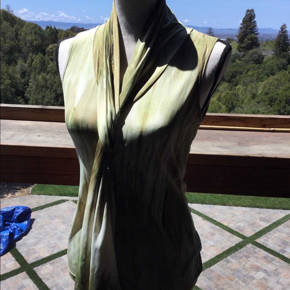 Top - Picture 2 of 5